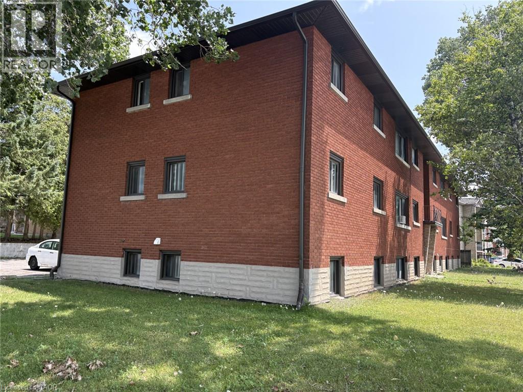 368 Weber Street W Property Photo 6