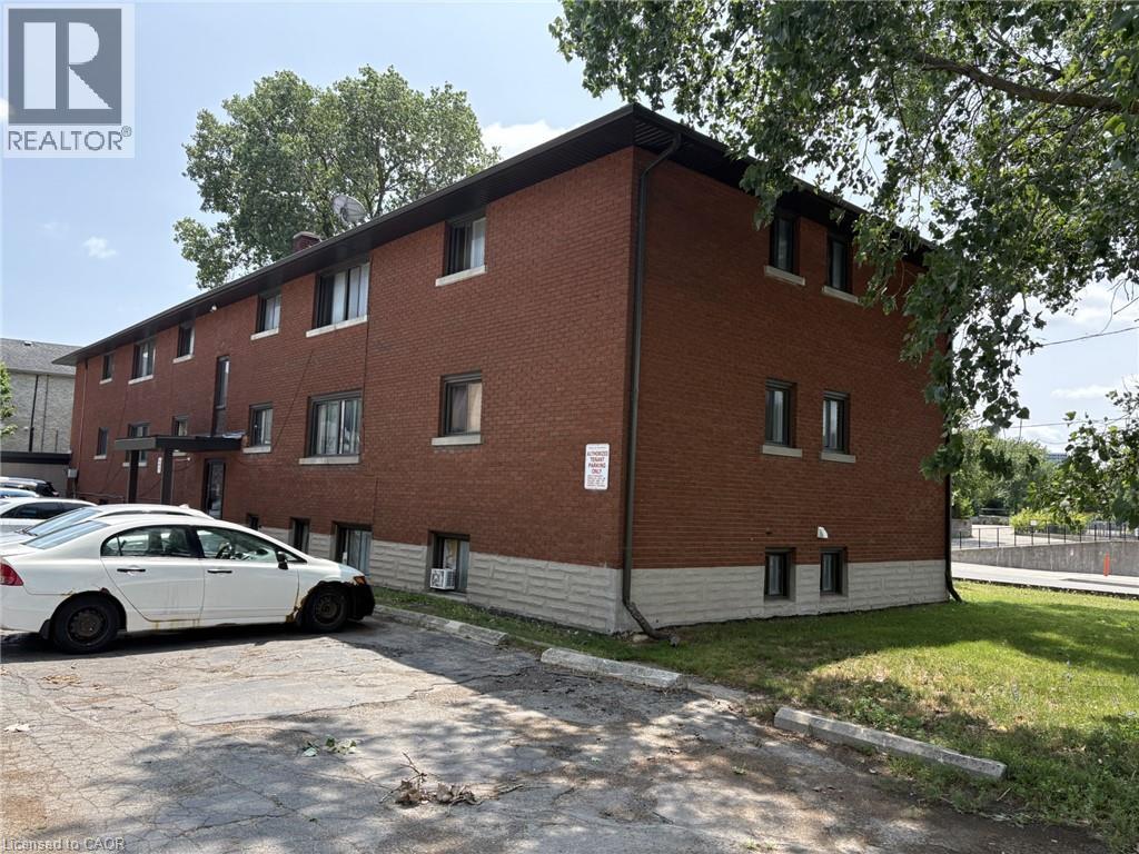 368 Weber Street W Property Photo 9
