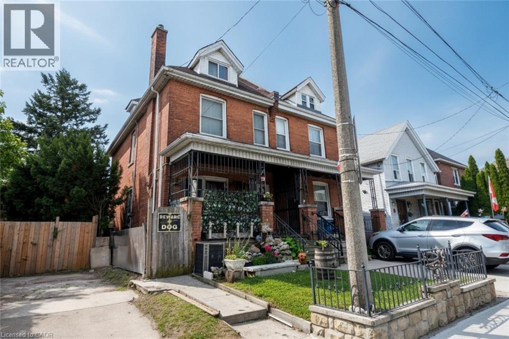 22 Picton Street E Property Photo 1