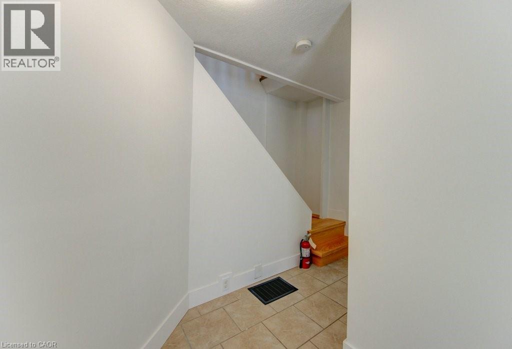190 Lancaster Street E Property Photo 4