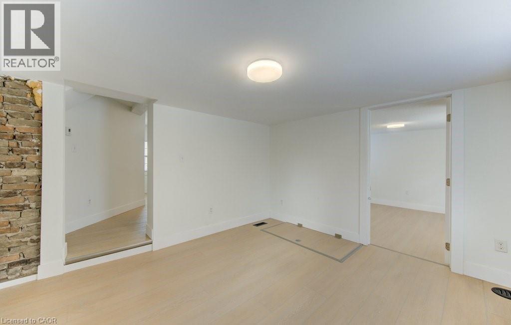 190 Lancaster Street E Property Photo 11