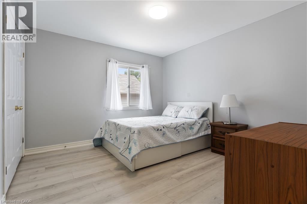 25 Saunby Street Property Photo 21