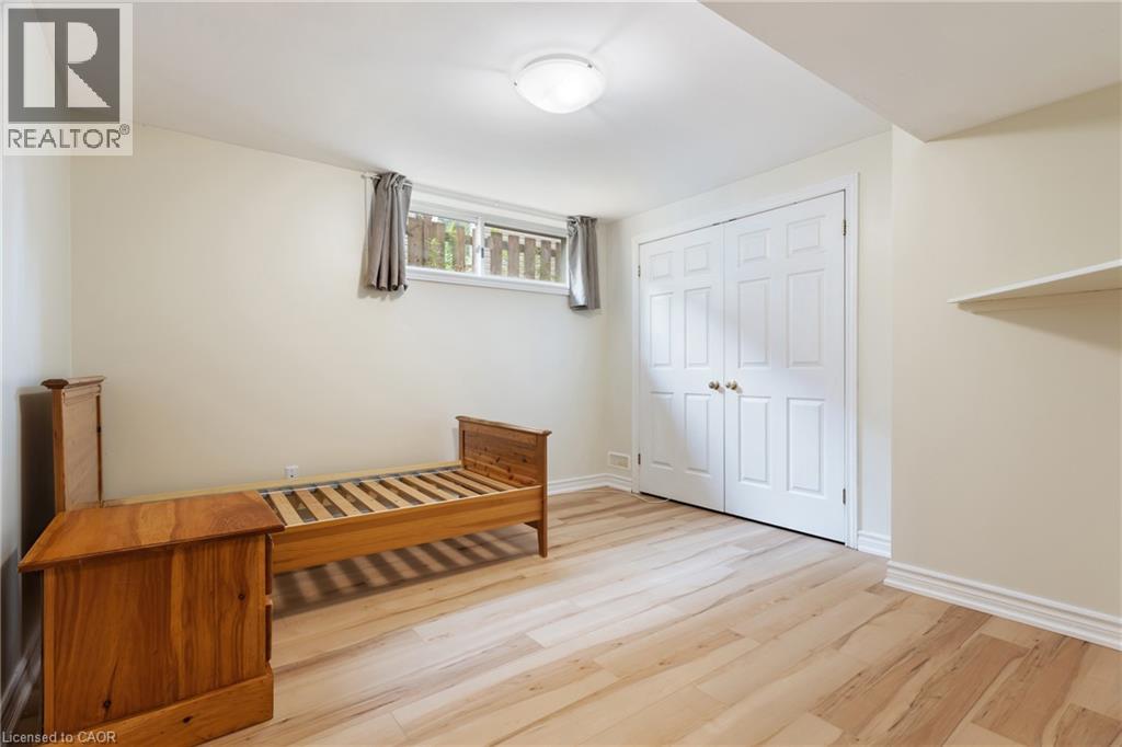 25 Saunby Street Property Photo 32