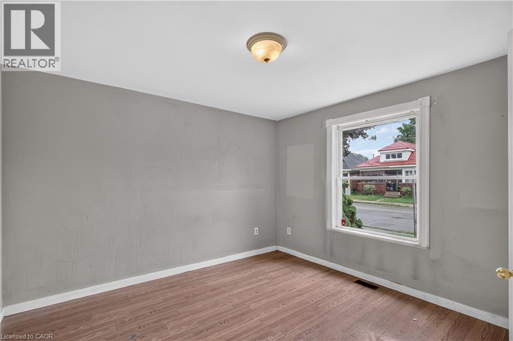 250 Murray Street Property Photo 12