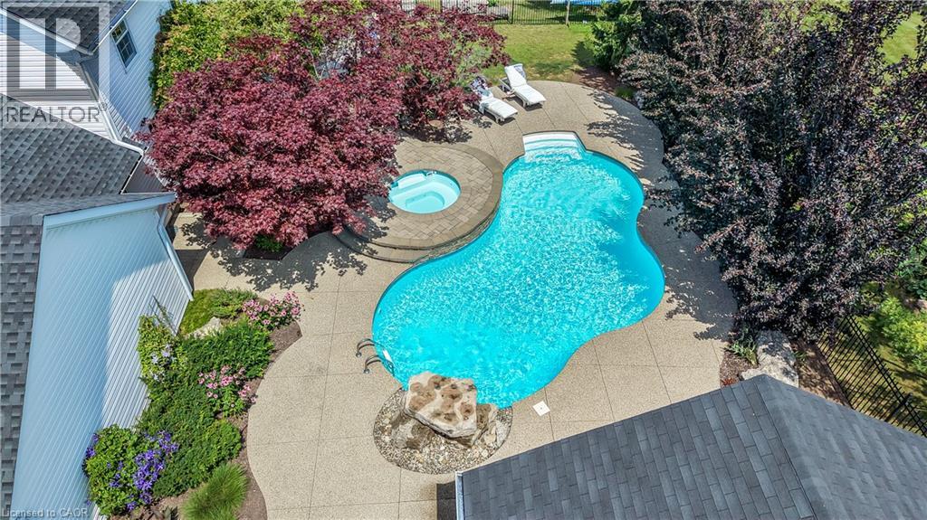 20 Haldimand Trail Property Photo 3