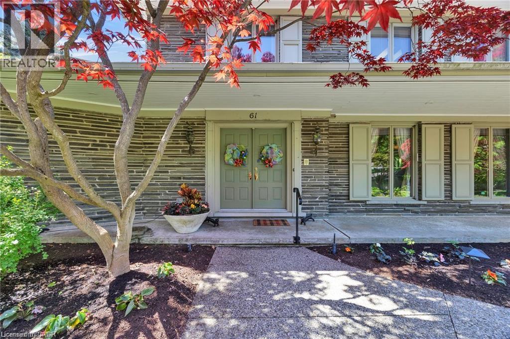 61 Huntley Crescent Property Photo 6