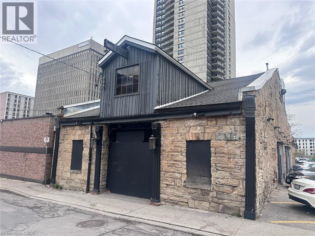 33 BOWEN Street Property Photo 1
