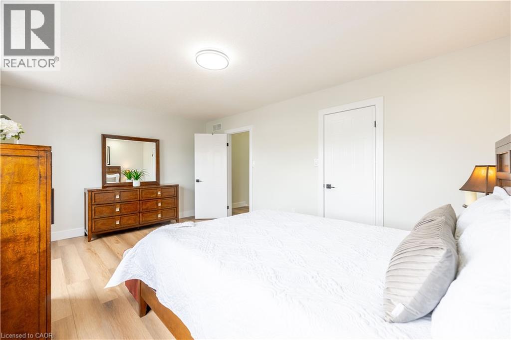 185 Highland Crescent Unit# 2 Property Photo 19