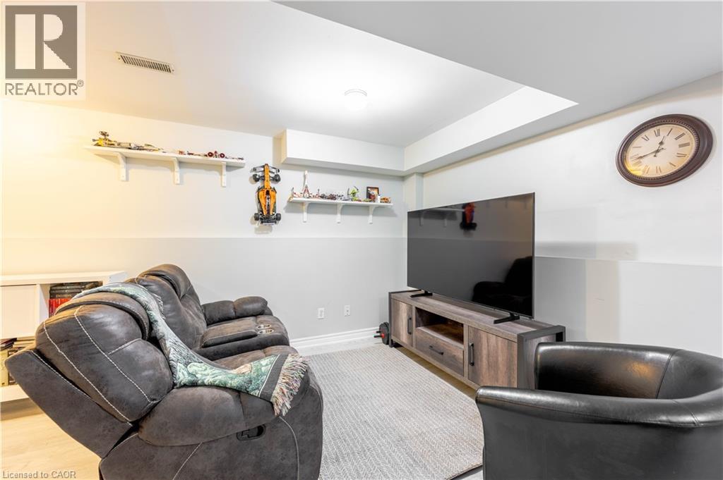 185 Highland Crescent Unit# 2 Property Photo 28