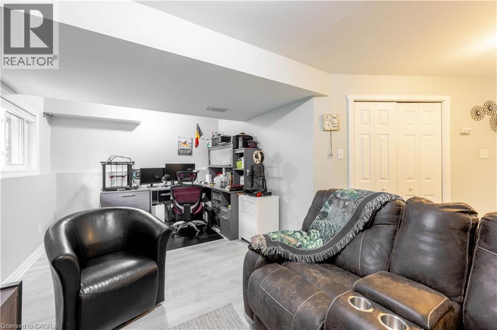 185 Highland Crescent Unit# 2 Property Photo 29