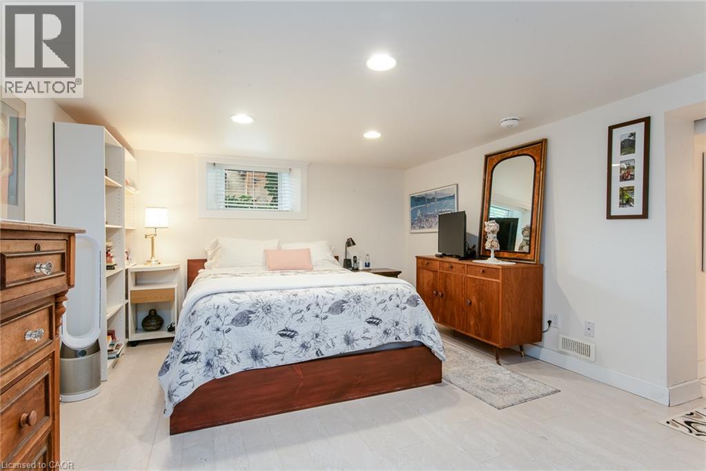 32 Samuel Street Property Photo 43