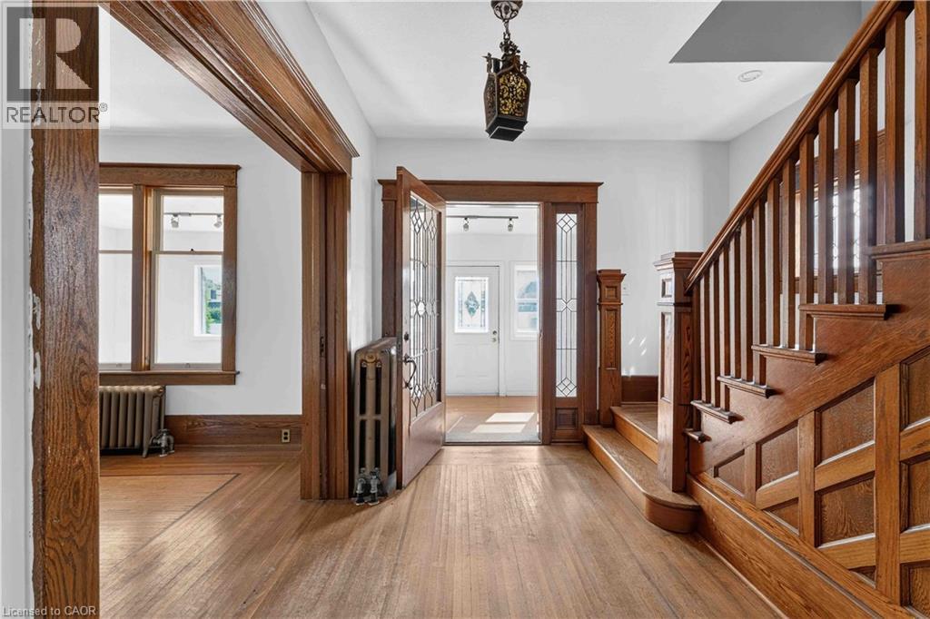 197 Griffin Street N Property Photo 11