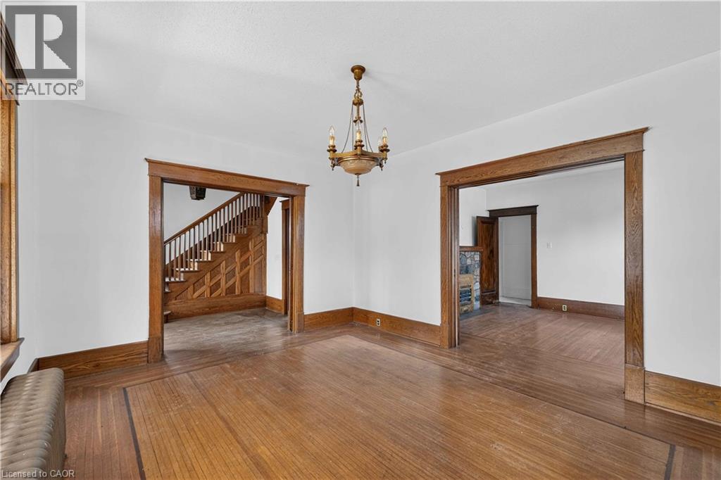 197 Griffin Street N Property Photo 16