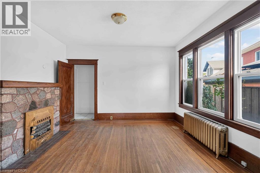197 Griffin Street N Property Photo 17