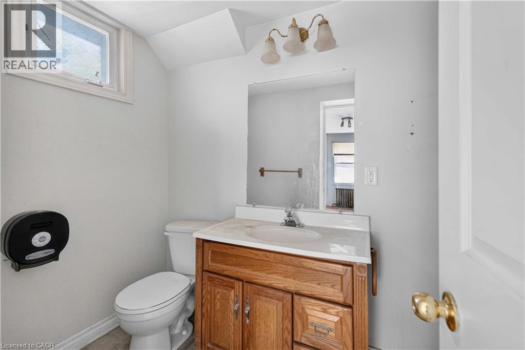 197 Griffin Street N Property Photo 24