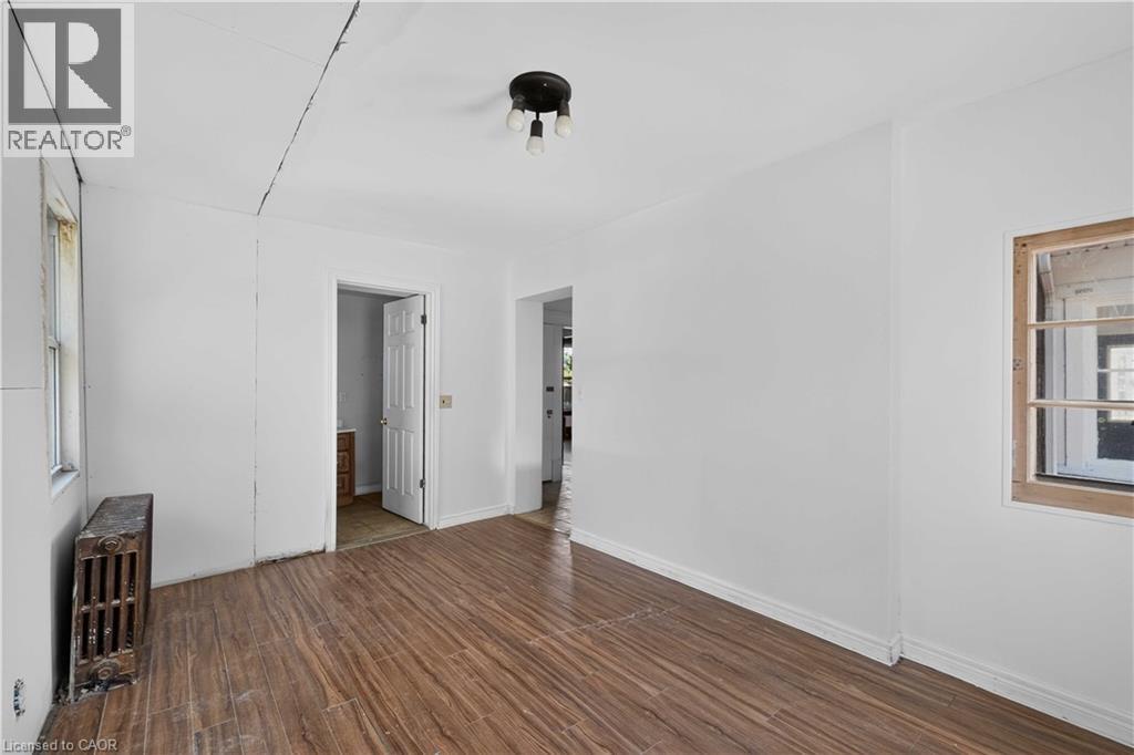 197 Griffin Street N Property Photo 25