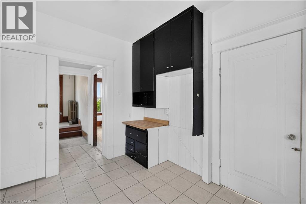 197 Griffin Street N Property Photo 28