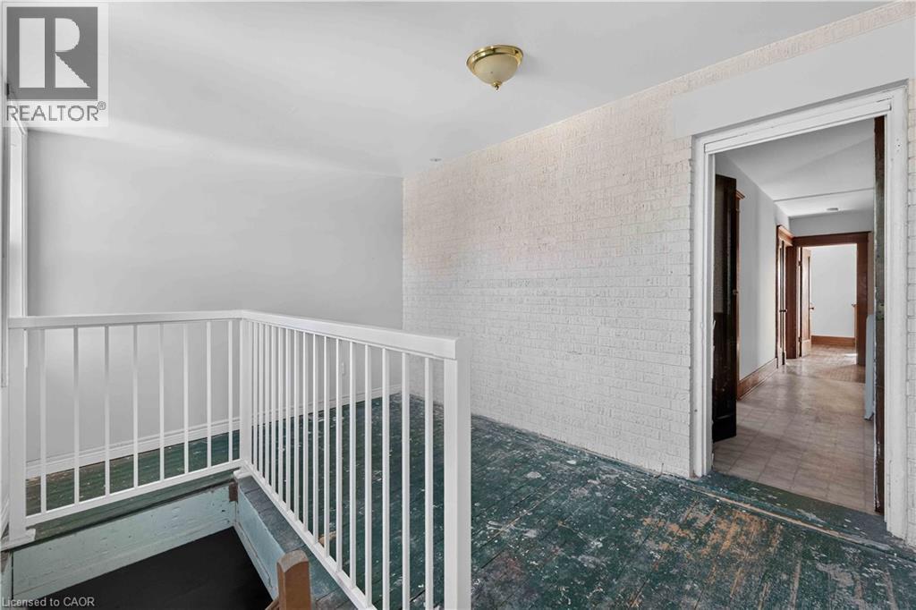 197 Griffin Street N Property Photo 31