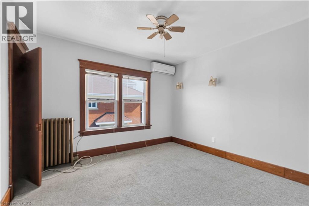 197 Griffin Street N Property Photo 33
