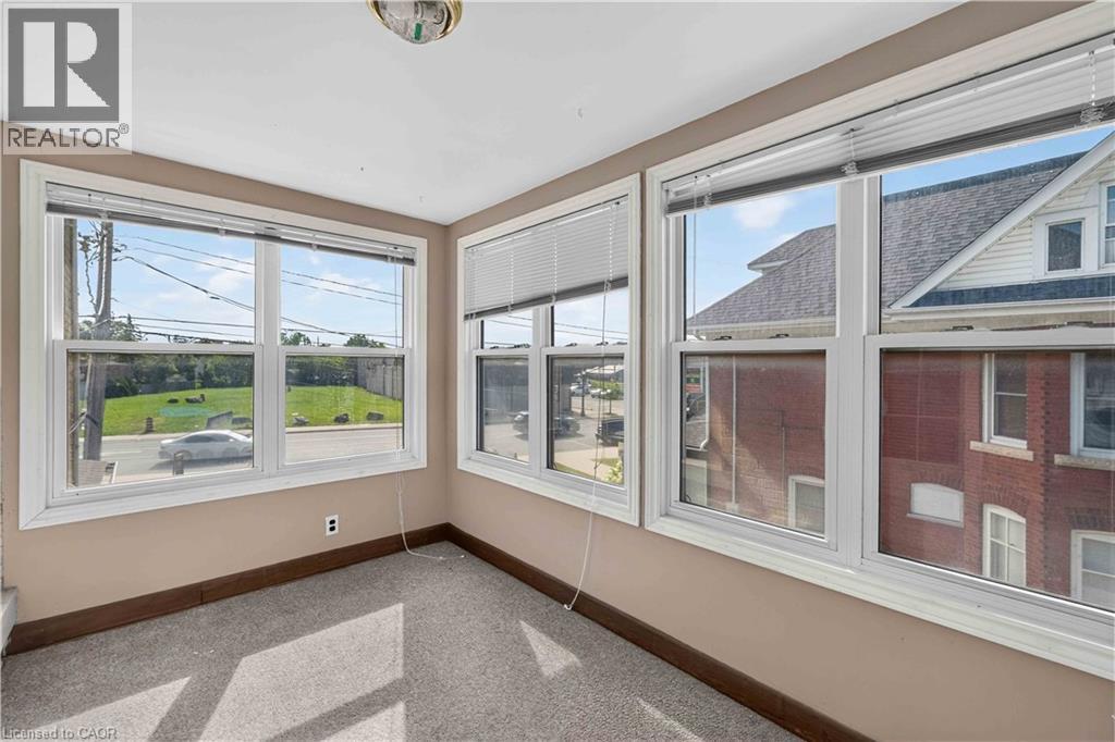 197 Griffin Street N Property Photo 37