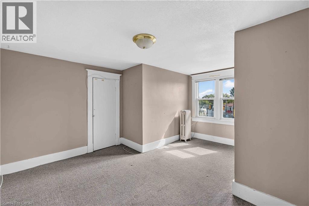197 Griffin Street N Property Photo 42