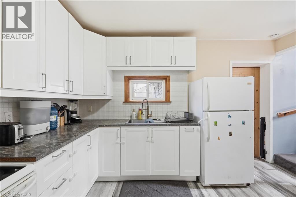 100 Chestnut Avenue Property Photo 11