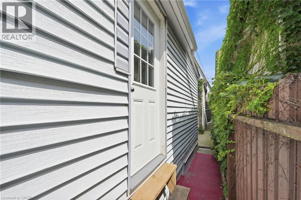 100 Chestnut Avenue Property Photo 18
