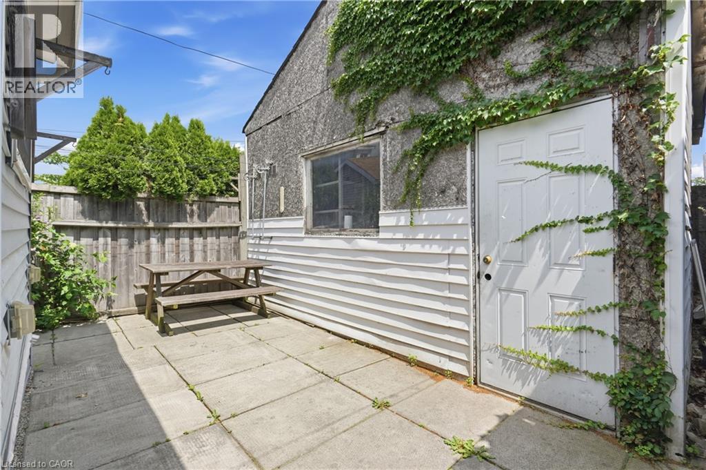100 Chestnut Avenue Property Photo 19