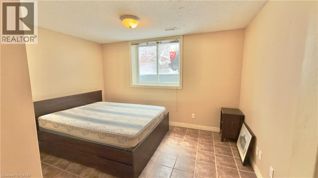 16 Marshall Street Property Photo 17