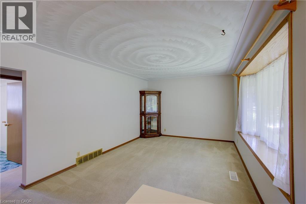 52 Queenston Crescent Property Photo 5