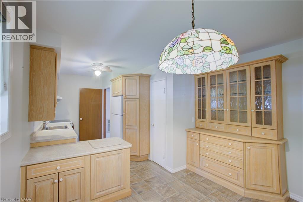 52 Queenston Crescent Property Photo 9