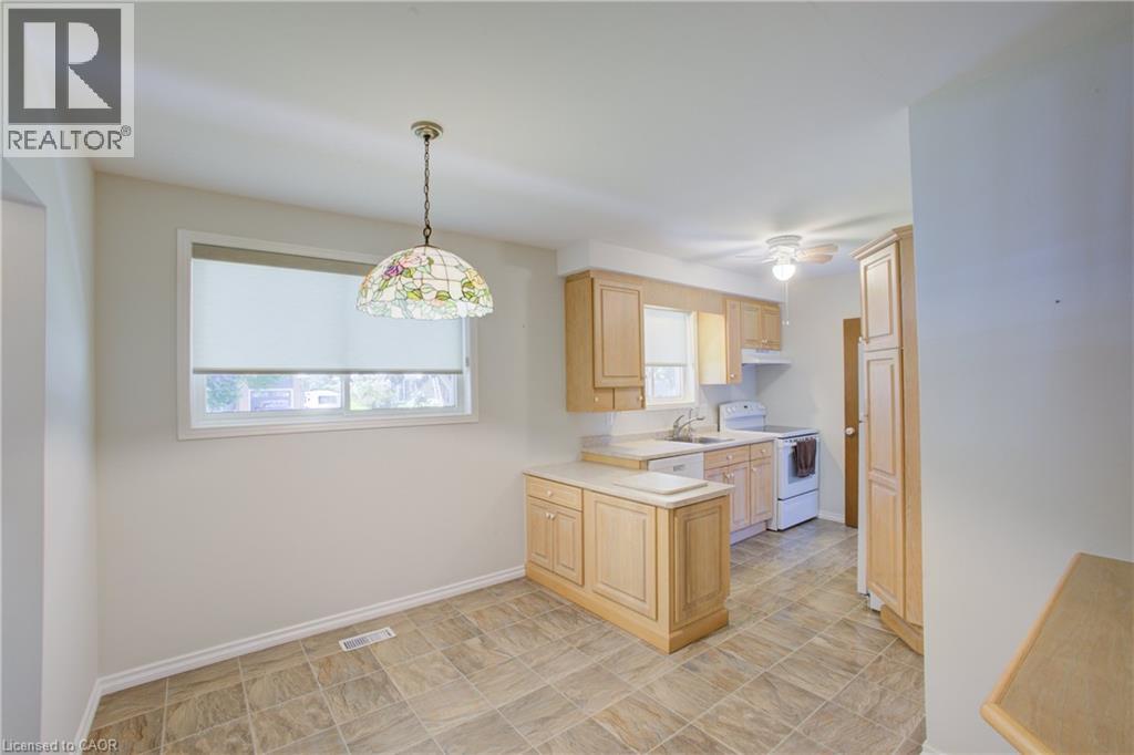 52 Queenston Crescent Property Photo 10