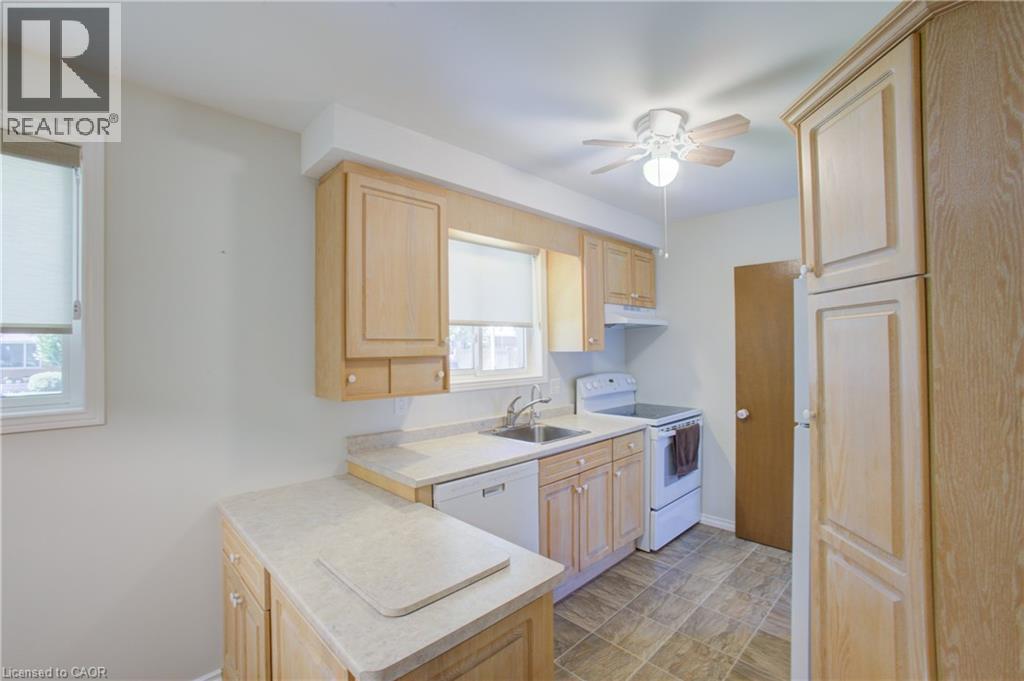 52 Queenston Crescent Property Photo 14