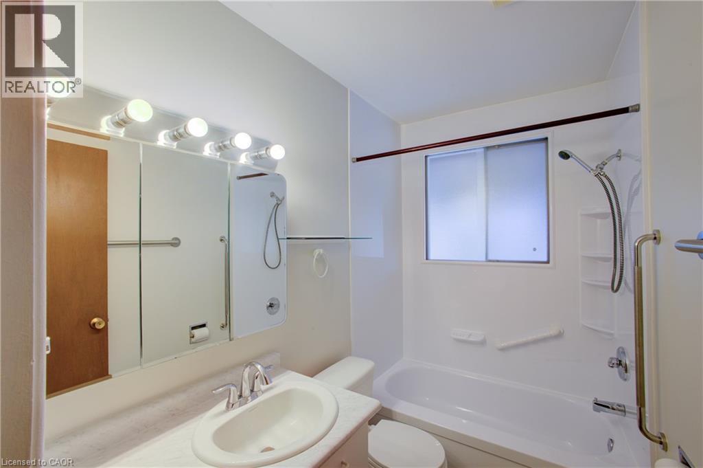 52 Queenston Crescent Property Photo 22