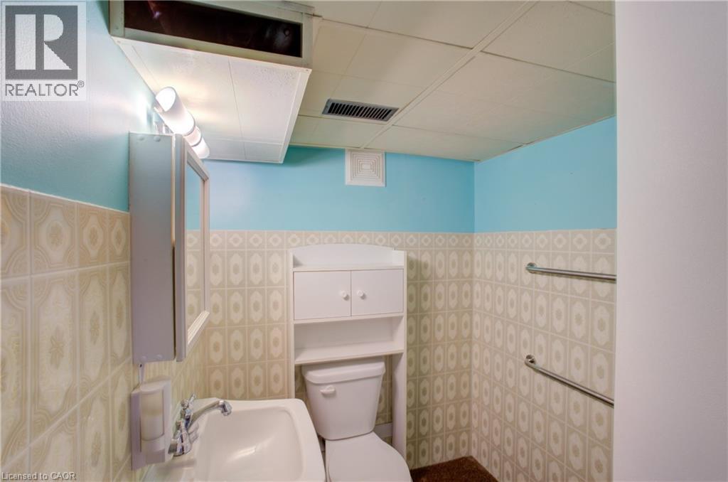 52 Queenston Crescent Property Photo 34