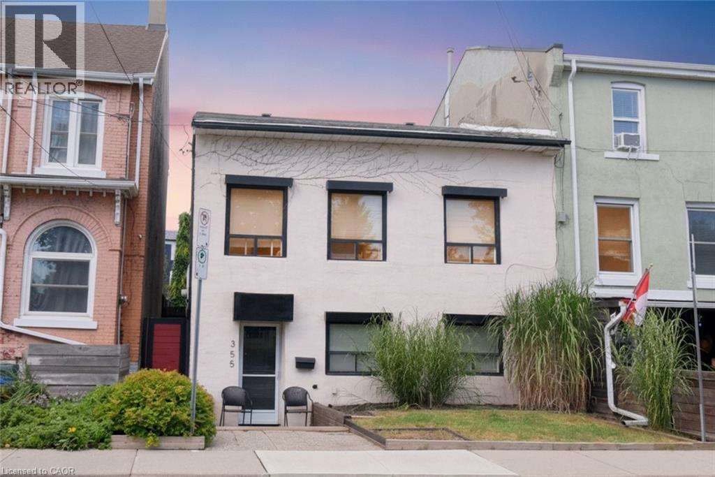 355 Macnab Street N Property Photo 4