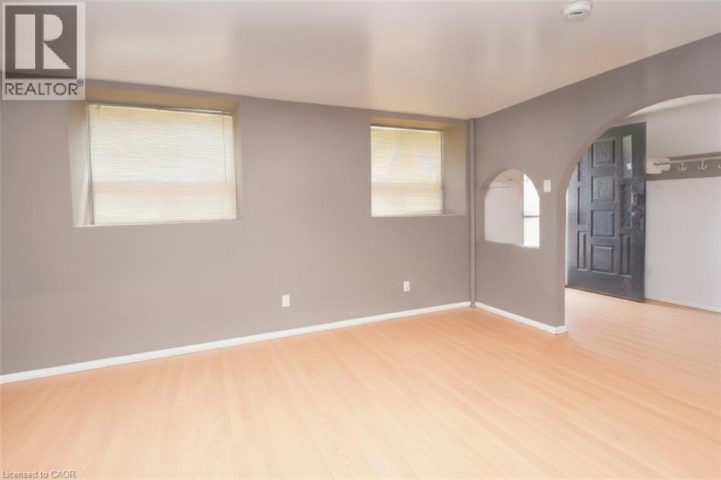 355 Macnab Street N Property Photo 6