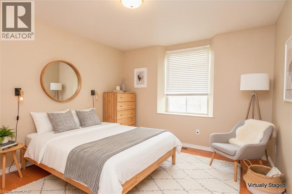 355 Macnab Street N Property Photo 20