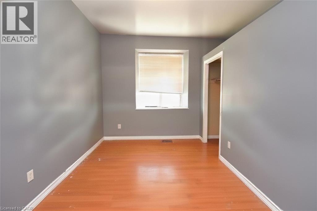 355 Macnab Street N Property Photo 21