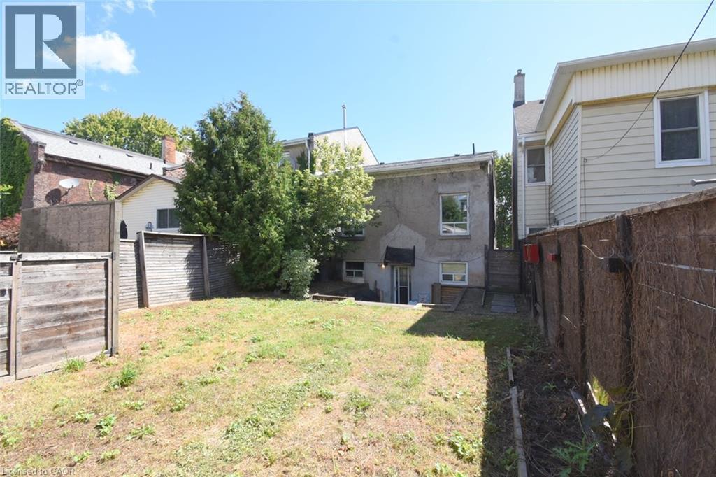 355 Macnab Street N Property Photo 28