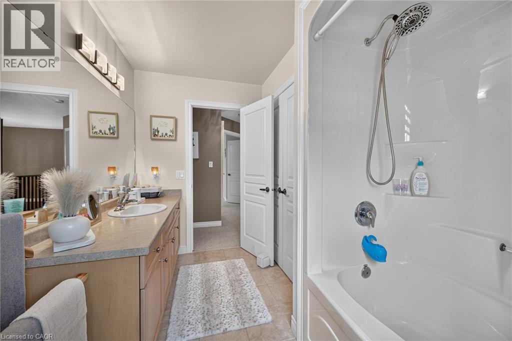 68 Garinger Crescent Property Photo 32