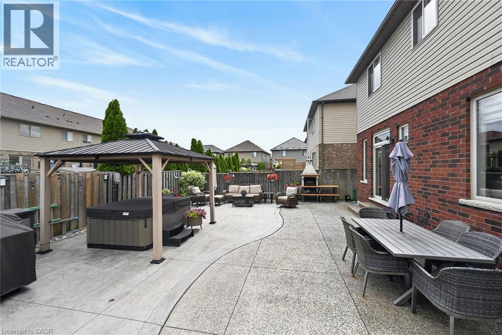 68 Garinger Crescent Property Photo 44