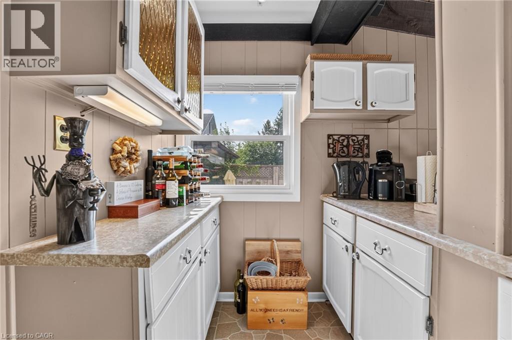 438 Broad Street W Property Photo 18