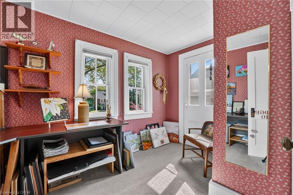 438 Broad Street W Property Photo 25