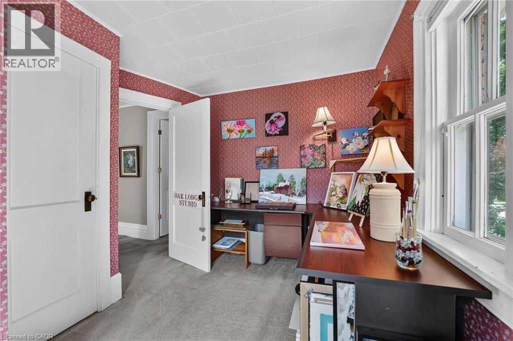 438 Broad Street W Property Photo 26