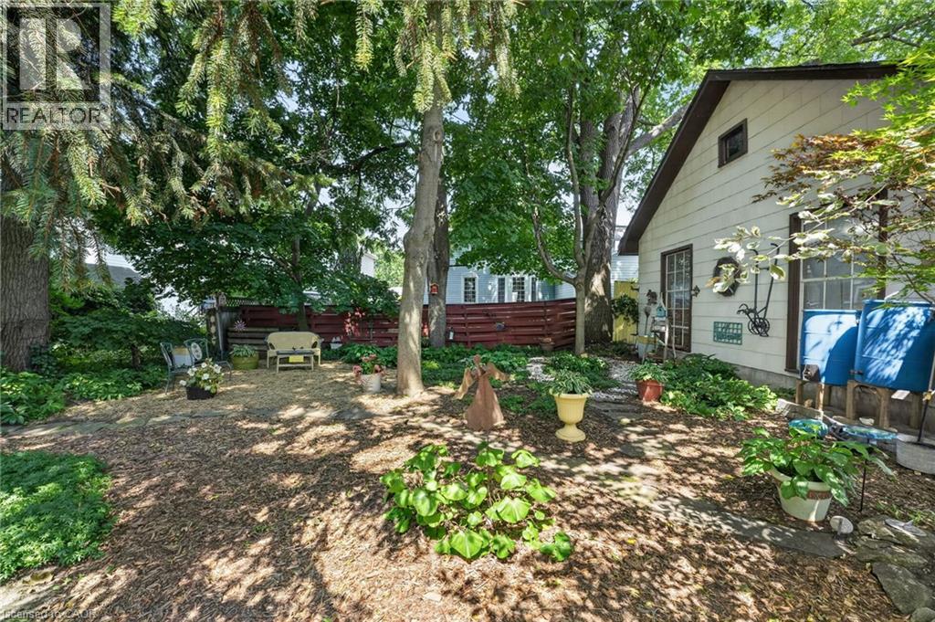 438 Broad Street W Property Photo 41