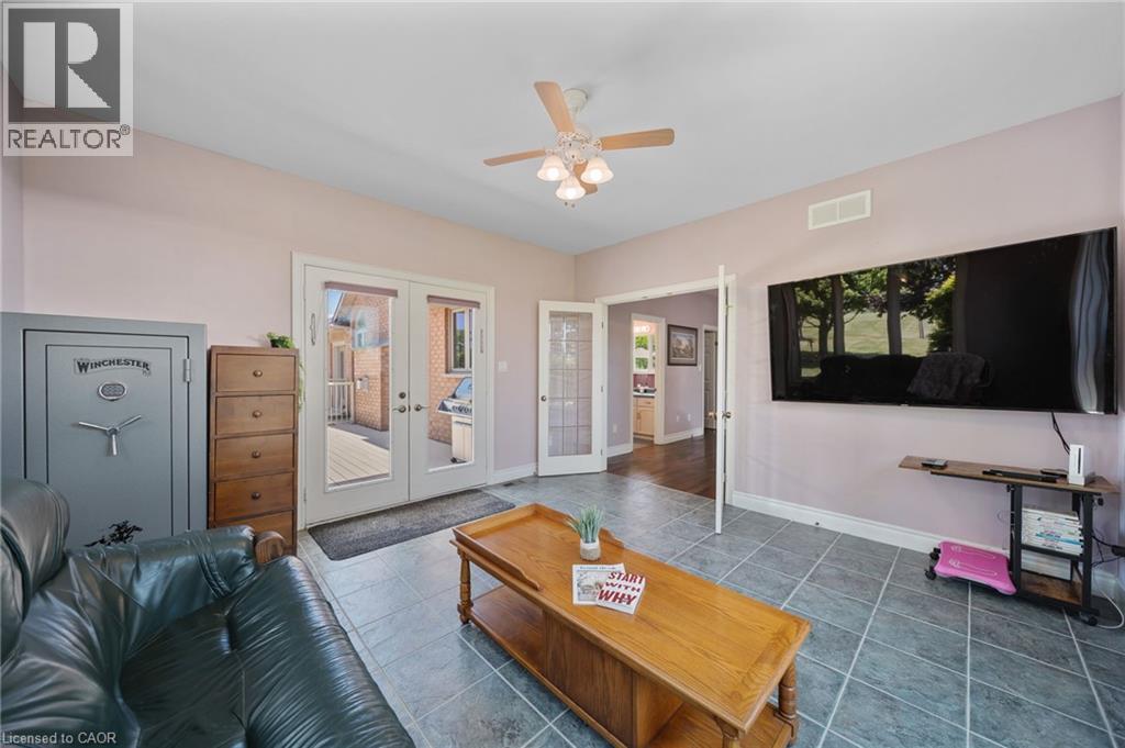 18 Featherstone Avenue Property Photo 27