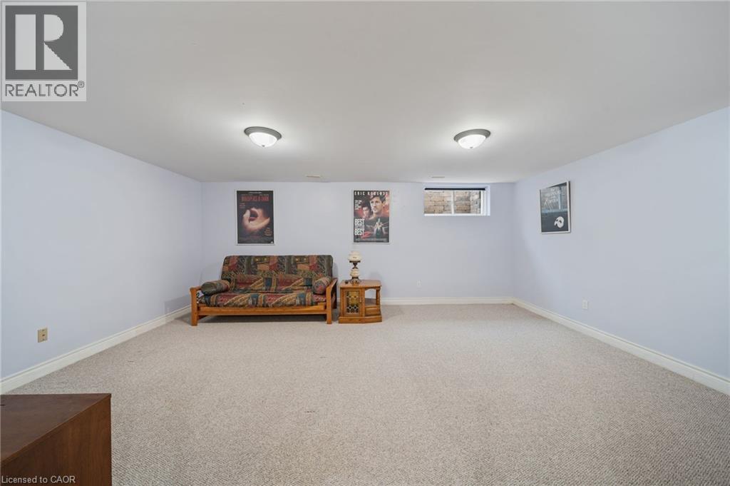 18 Featherstone Avenue Property Photo 32