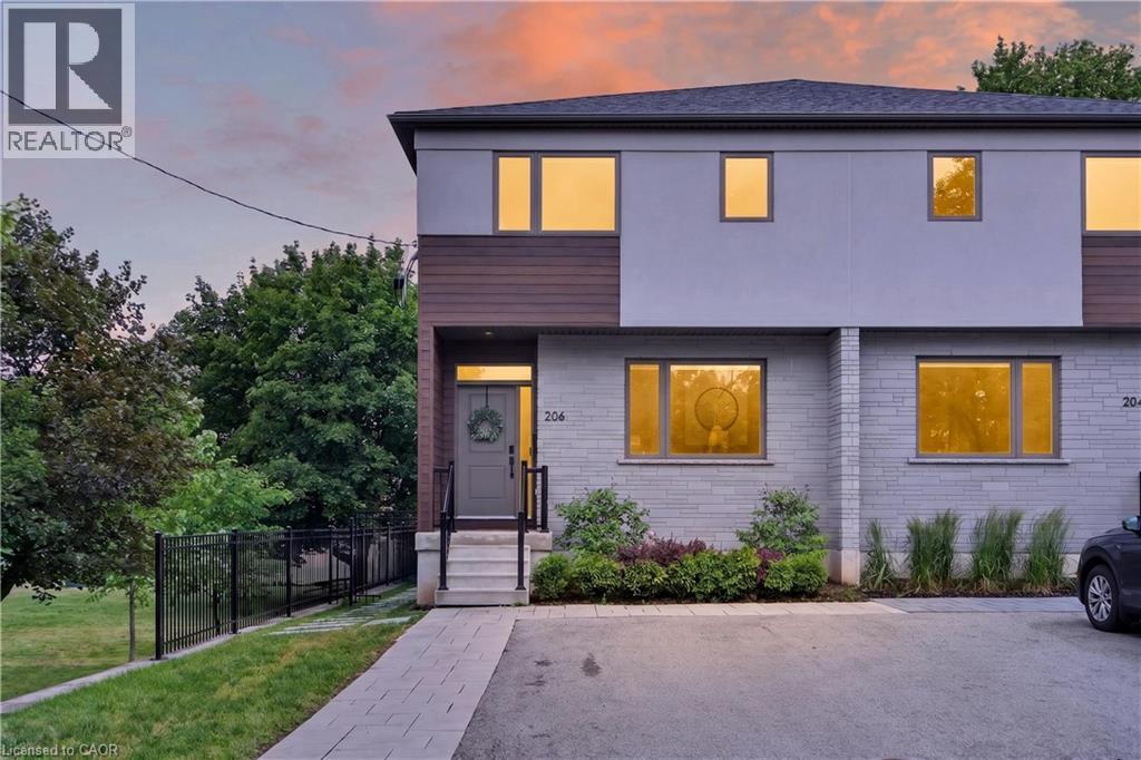 206 CANADA Street Property Photo 1