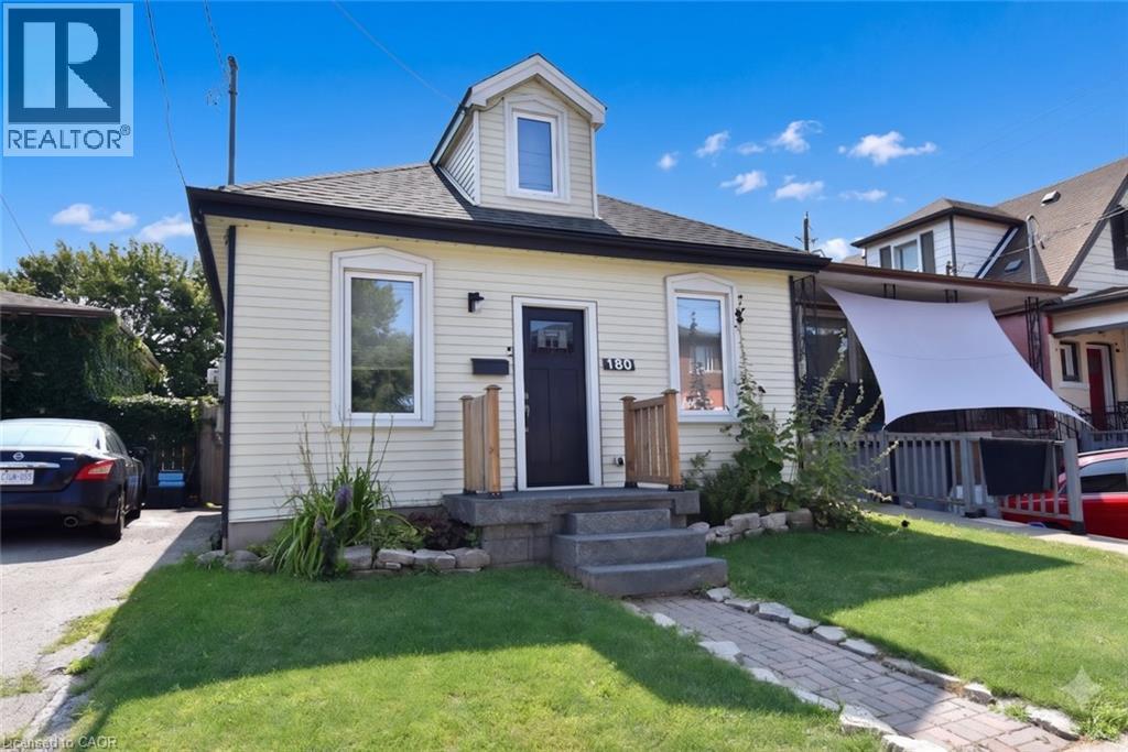 180 Province Street N Property Photo 1